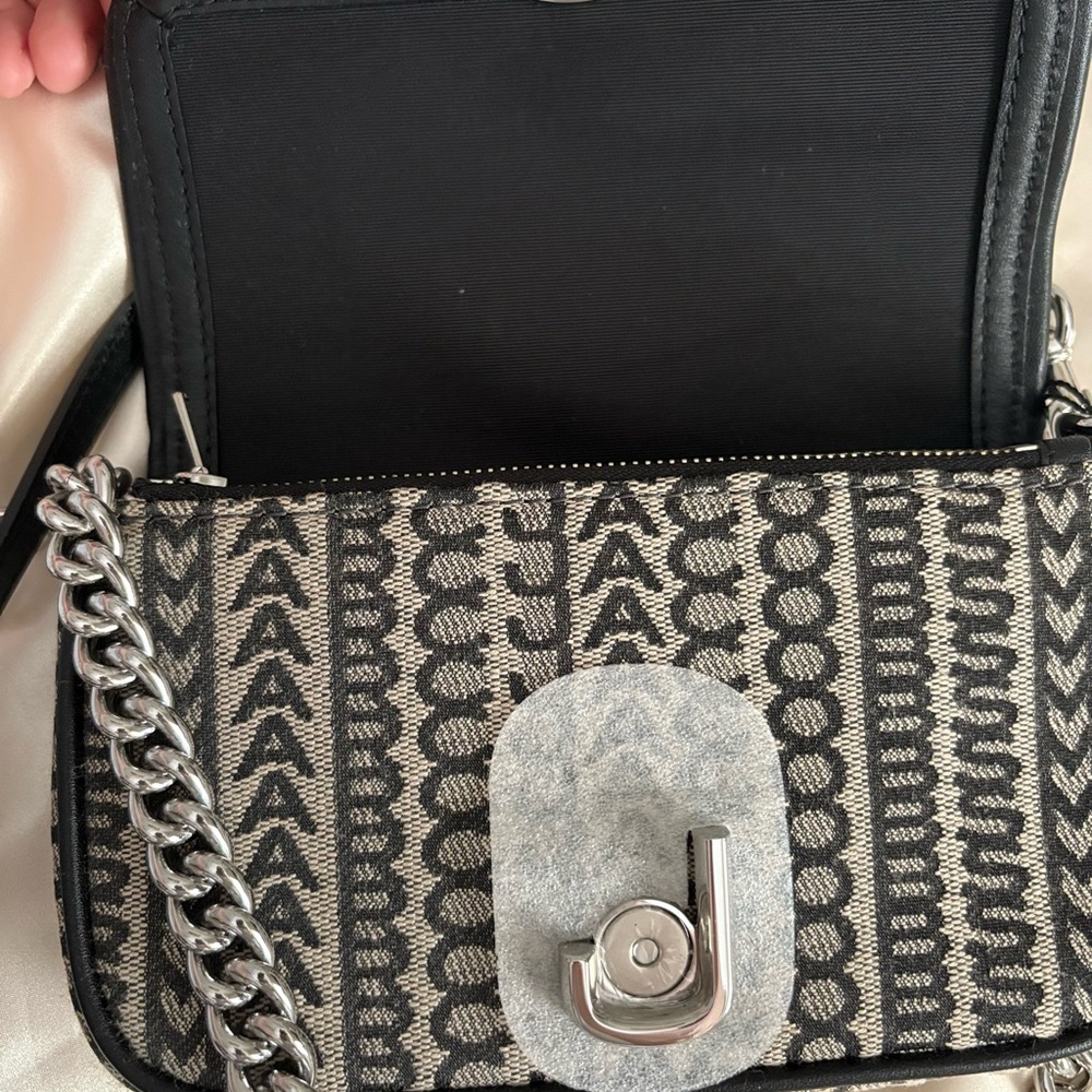 🎉 Marc Jacobs Monogram Black and Cream Crossbody Bag - Picture 3 of 11
